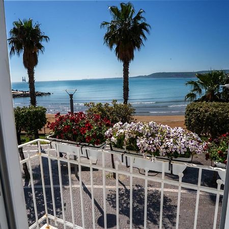 Aquamar Bed And Breakfast Crotone Exterior photo