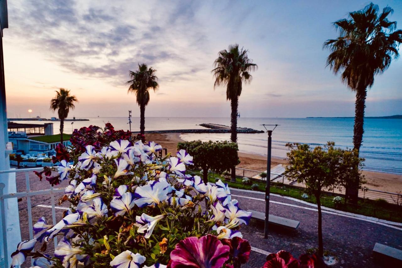 Aquamar Bed And Breakfast Crotone Exterior photo