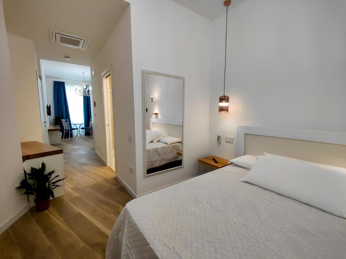 Aquamar Bed And Breakfast Crotone Exterior photo